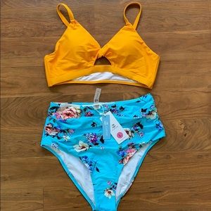 High-Waisted Bikini - L